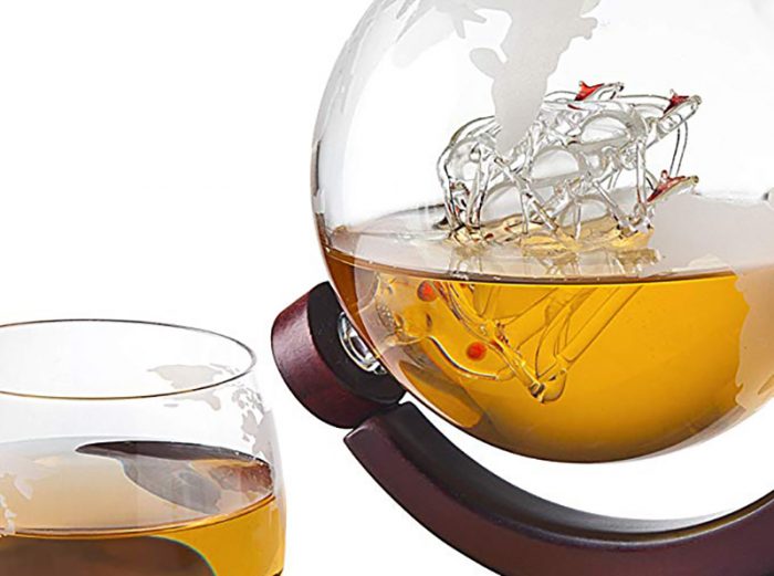 Whiskey-Decanter-Globe-Set-with-4-Etched4