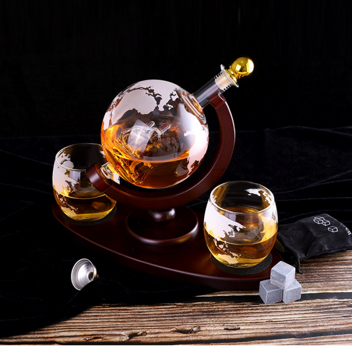 globe wine decanter